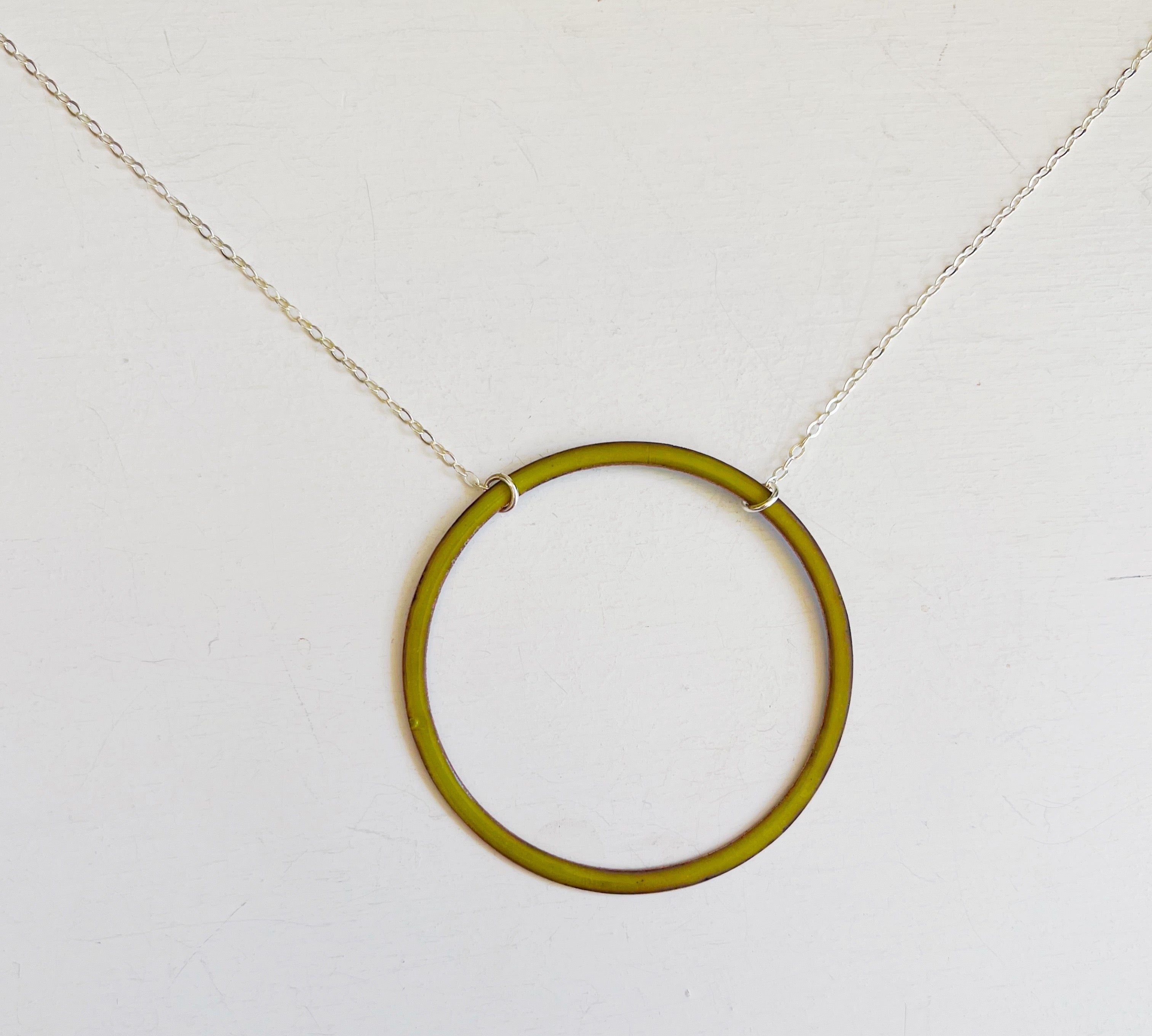 Outline Hoop Necklace